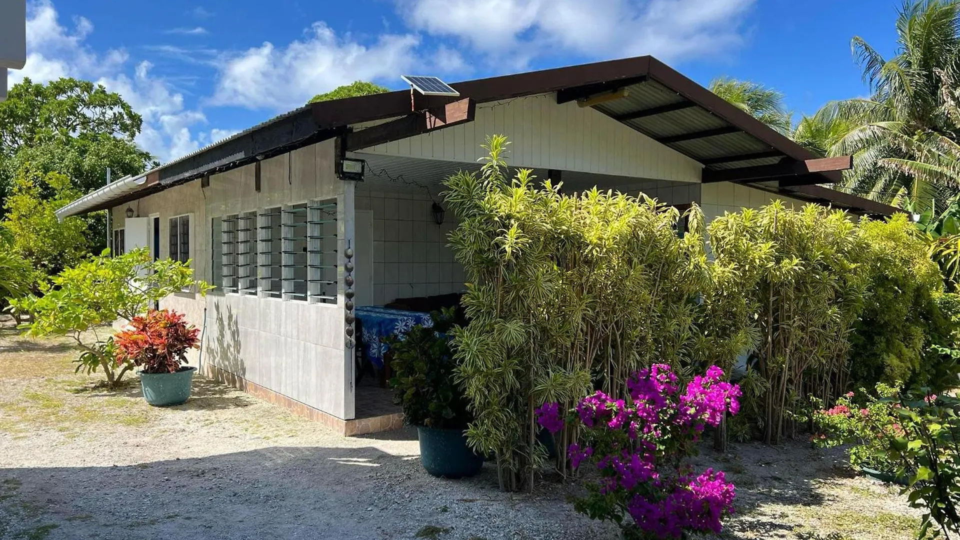 Guest house Chez Guy , Chambre Familiale Tiputa French Polynesia