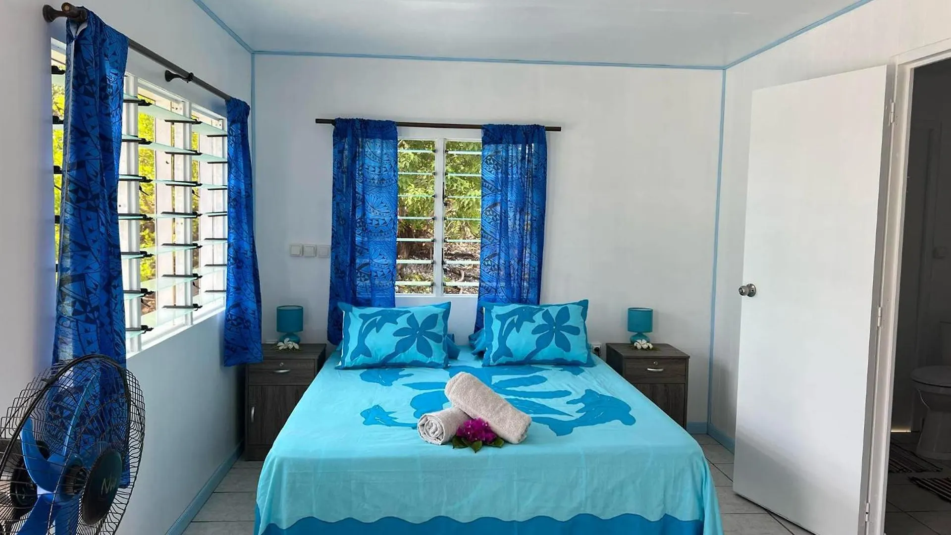 Chez Guy , Chambre Familiale Tiputa 0*,  French Polynesia