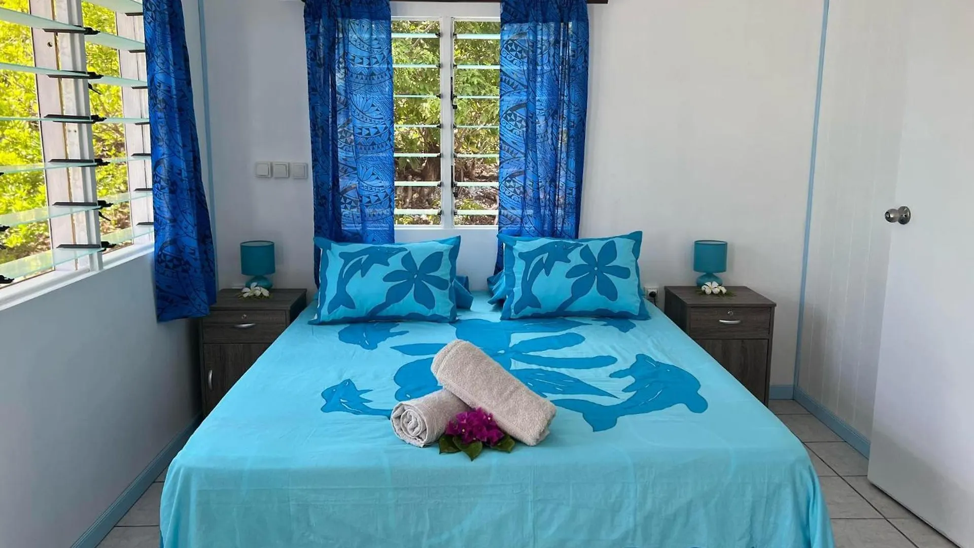 Chez Guy , Chambre Familiale Tiputa